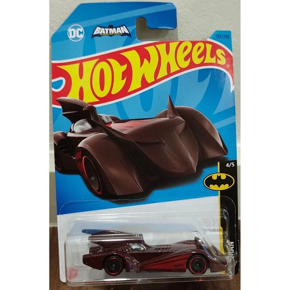 Hot Wheels Batmobile Batman 4/5 137/250